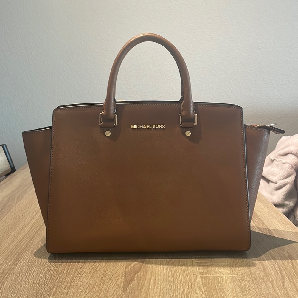 MICHAEL KORS Leather Satchel